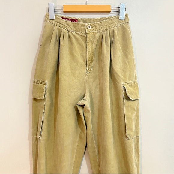 Vintage Sasson Jeans Cuffed Tan Cargo Pants with Dart Details - Picture 3 of 16